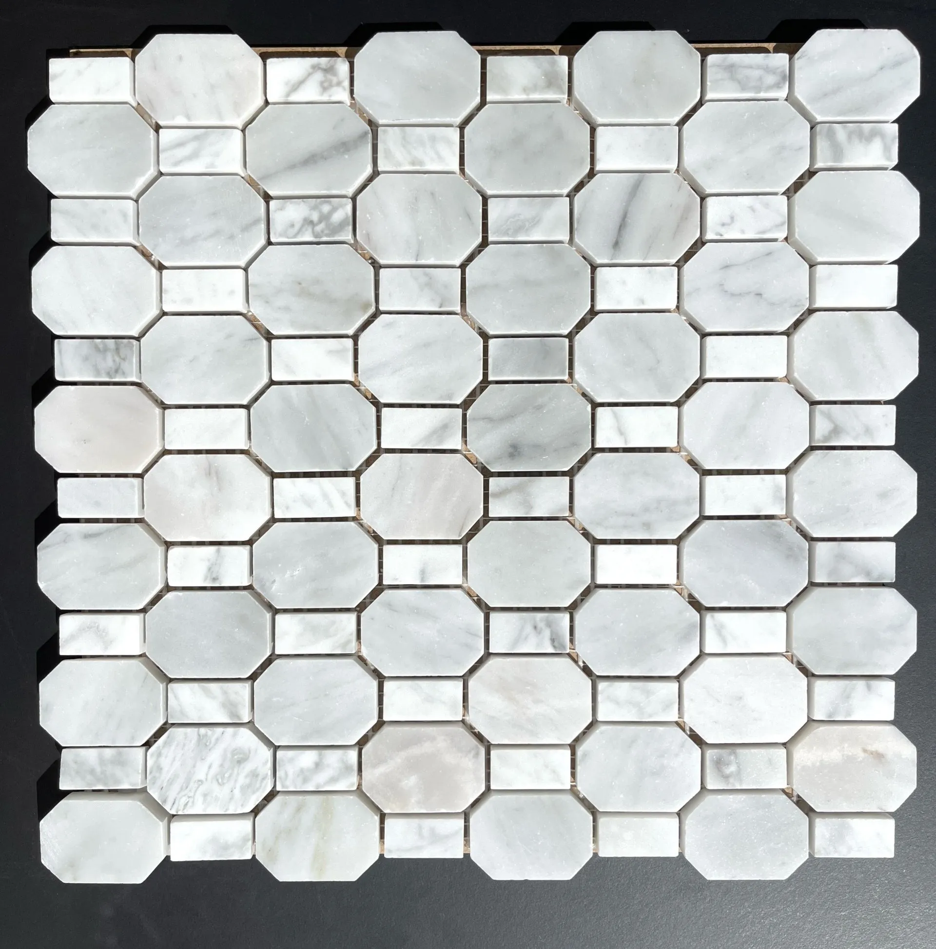 Bianco Carrara Octagon w/ Dot Mosaic